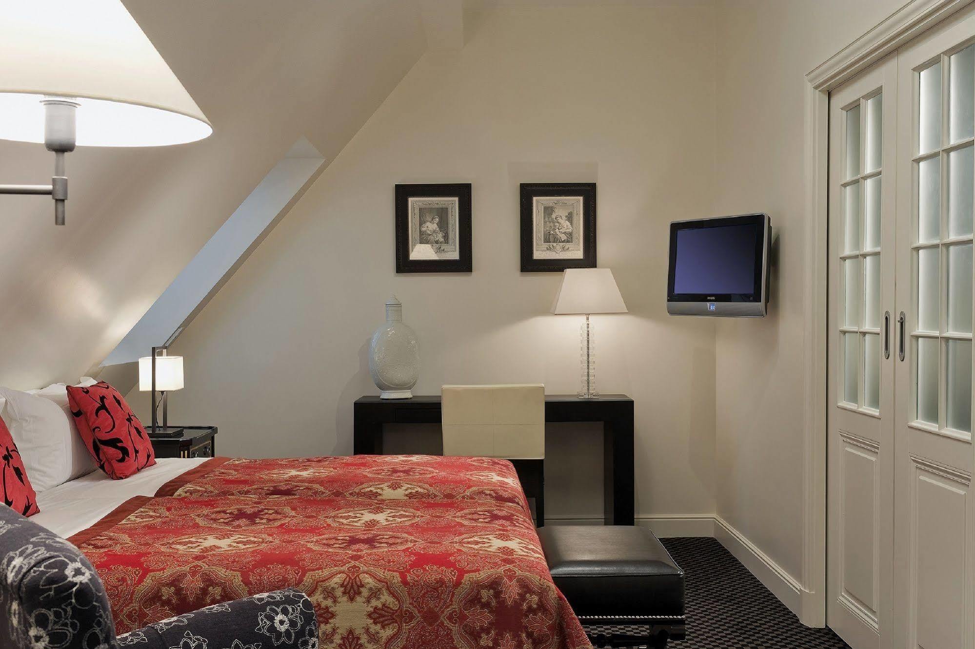 Hotel Keppler Париж Екстериор снимка